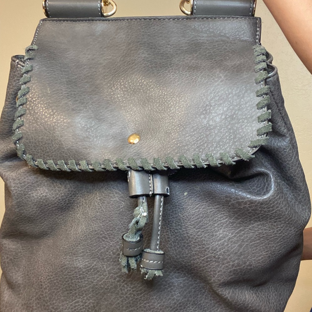 Grey backpack - Picture 4 of 6